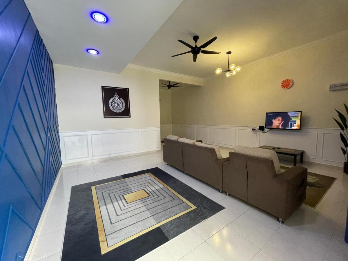 No 61 Nazirin Homestay Tmn Indah Raya 2 Manjung 루무트 외부 사진
