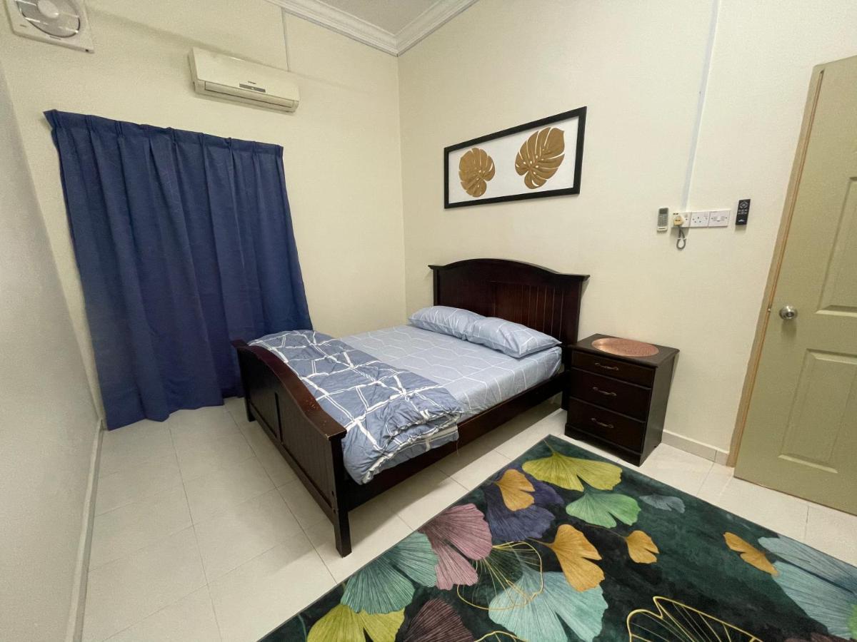 No 61 Nazirin Homestay Tmn Indah Raya 2 Manjung 루무트 외부 사진