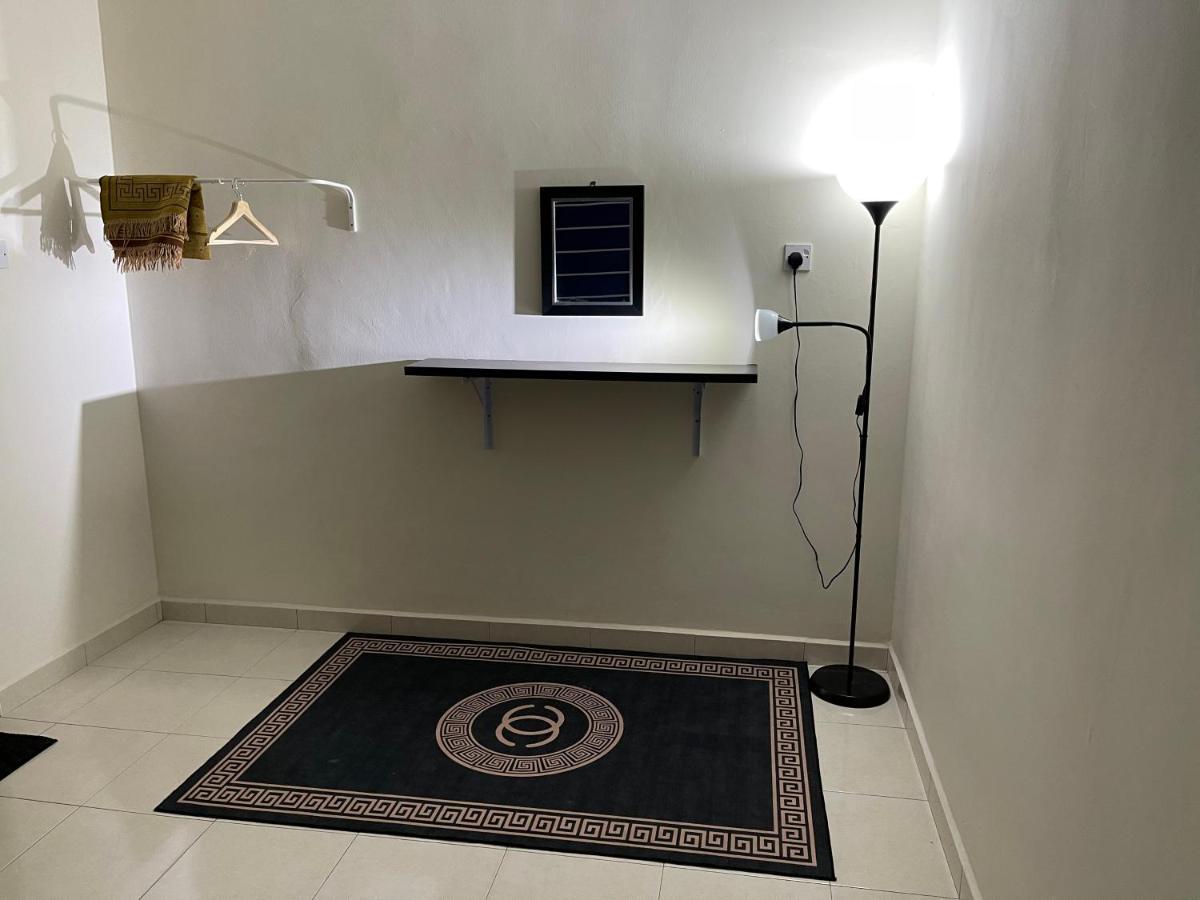 No 61 Nazirin Homestay Tmn Indah Raya 2 Manjung 루무트 외부 사진